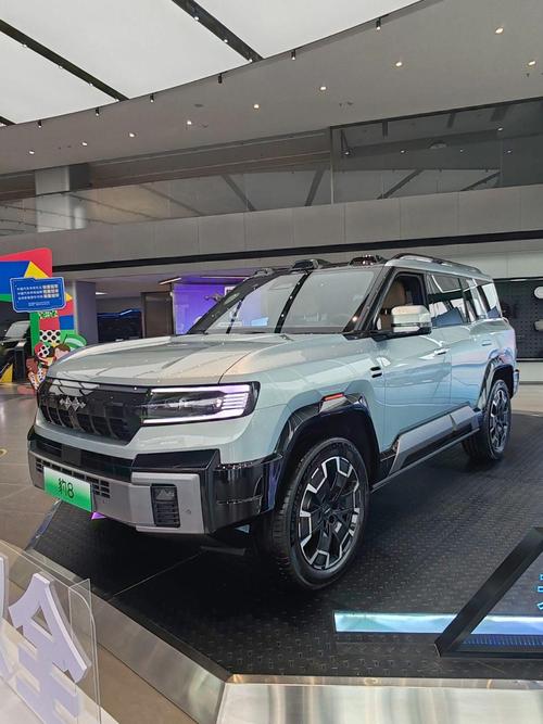 重庆260比亚迪方程豹硬派越野的爆款，英菲尼迪35周年与你共成长